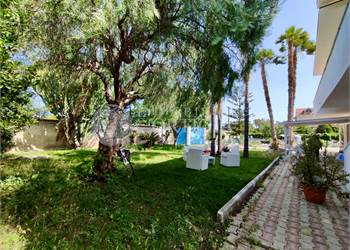 Villa a 100 metri dalla spiaggia dell’Arenella