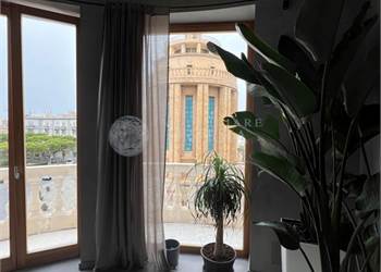 Attico di Prestigio su Due Livelli con Terrazza e Finiture di Lusso a Ortigia